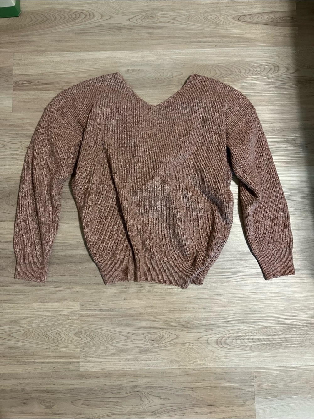 Women’s V-Neck Ribbed Pullover Sweater With Twist Open Back